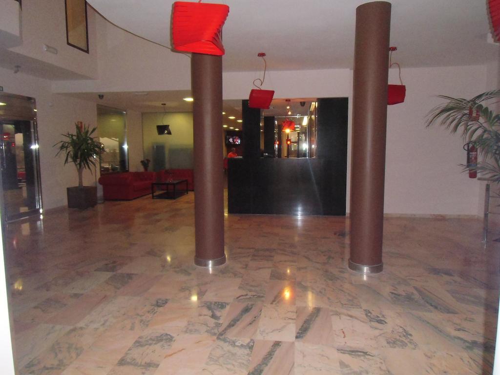 Area De Servicio Villamartin Villamartin de la Abadia Ngoại thất bức ảnh