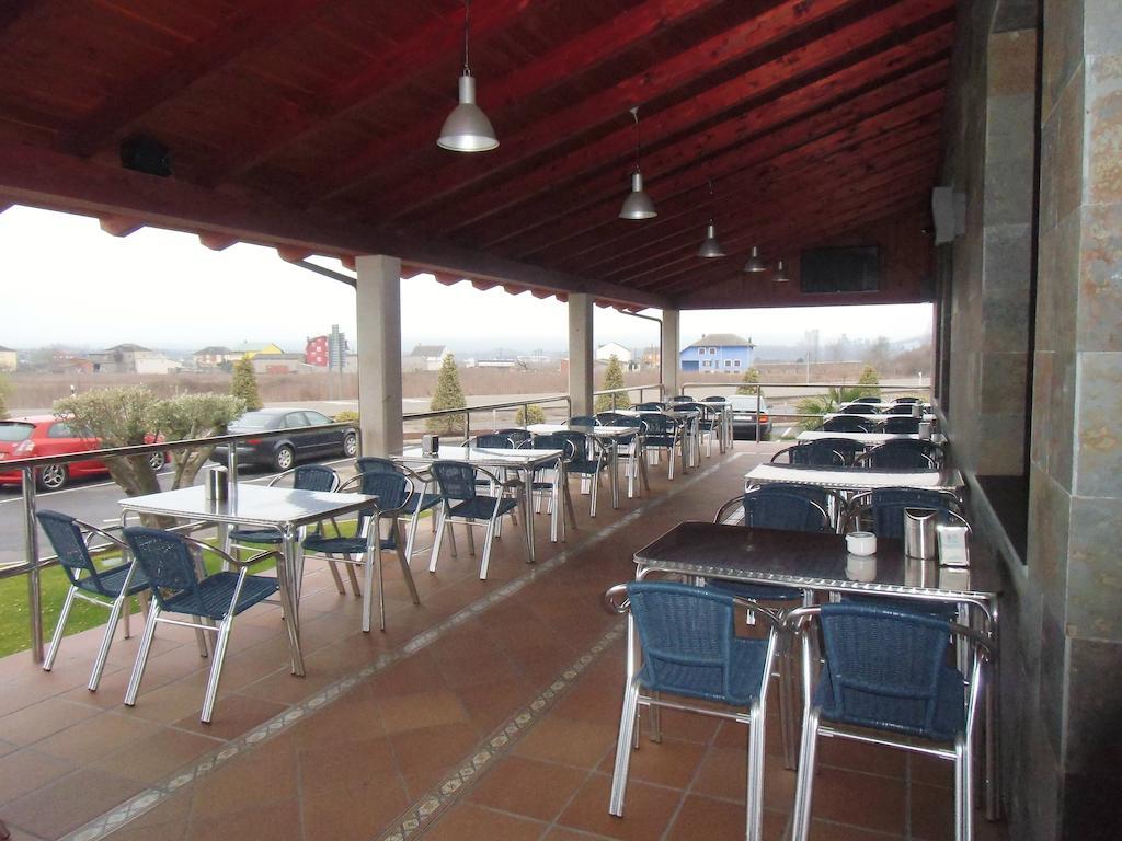 Area De Servicio Villamartin Villamartin de la Abadia Ngoại thất bức ảnh
