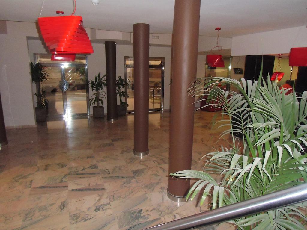 Area De Servicio Villamartin Villamartin de la Abadia Ngoại thất bức ảnh