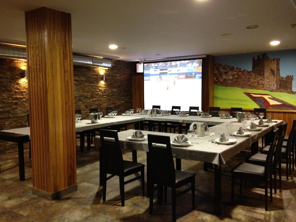 Area De Servicio Villamartin Villamartin de la Abadia Ngoại thất bức ảnh